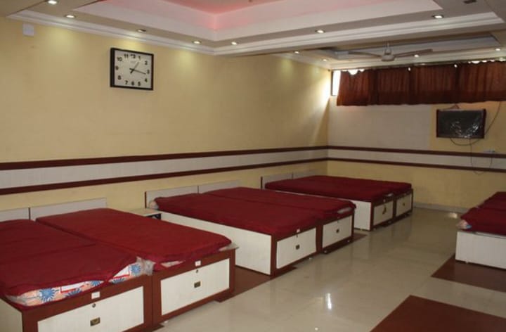 Non-AC Room 8 Beds